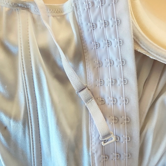 NWOT..Satin Bustia - Picture 7 of 10